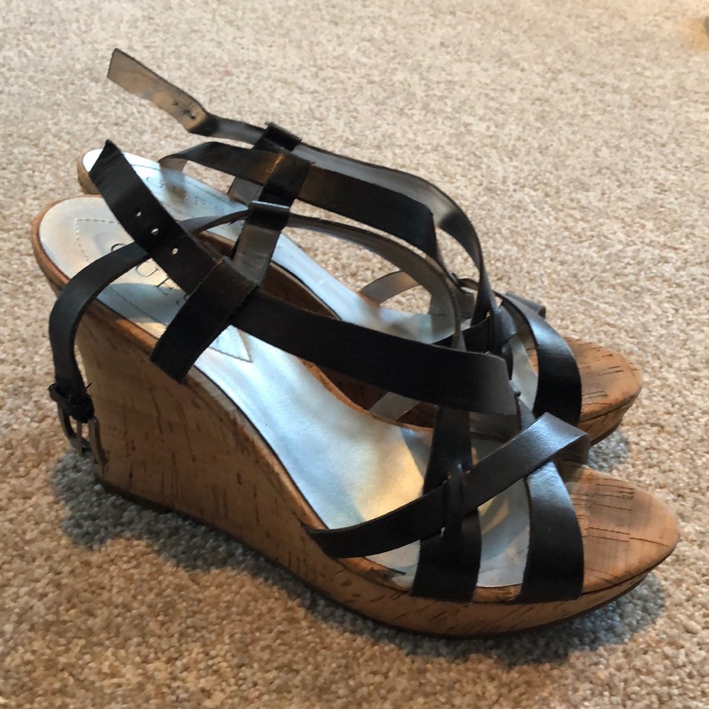 Black guess wedges